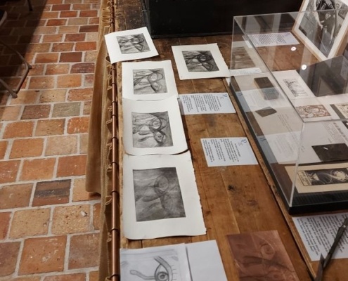 afdrukken van de etspers drogen op werktafel Anton Pieck afdrukken van de etspers drogen op werktafel Anton Pieck